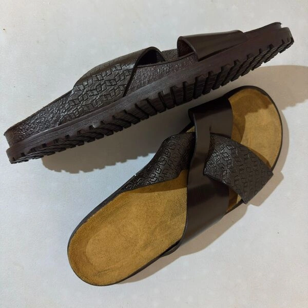 Men’s Textured Cross-Strap Comfort Slides Slippers Dark Brown